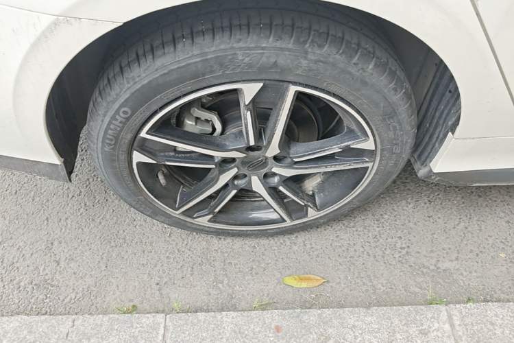 Used Geely Auto Binray 2024 Binrui COOL 1.5T DCT Champion Edition Right Rear Wheel Hub