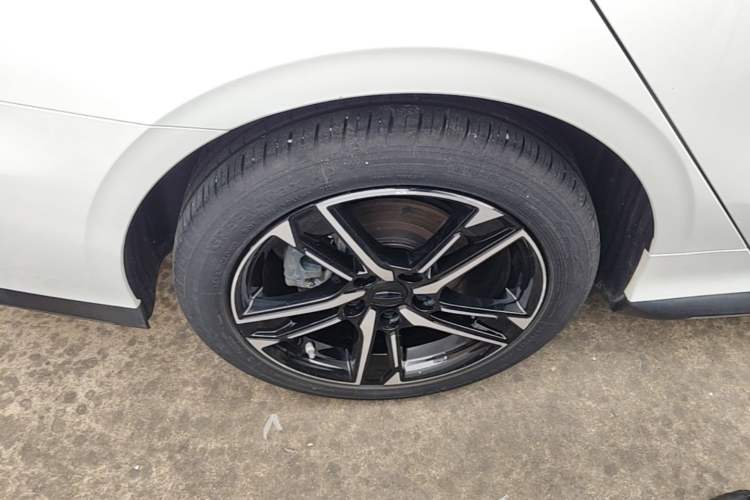 Used Geely Auto Binray 2024 Binrui COOL 1.5T DCT Longteng Edition Right Rear Wheel Hub