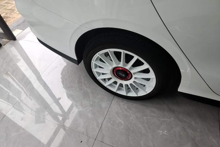 Used Geely Auto Binray 2024 Binrui COOL 1.5T DCT Champion Edition Right Rear Wheel Hub