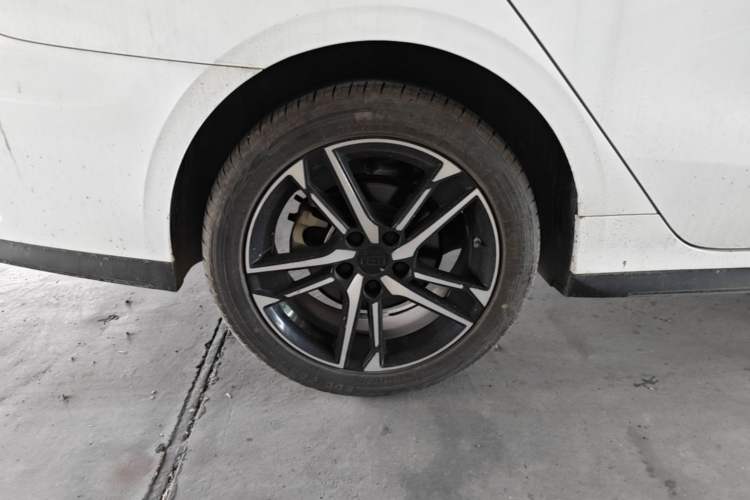 Used Geely Auto Binray 2024 Binrui COOL 1.5T DCT Champion Edition Right Rear Wheel Hub