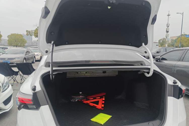 Used Geely Auto Binray 2024 Binrui COOL 1.5T DCT Champion Edition Trunk