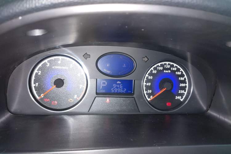 Used Geely Auto Classic Emgrand 2013 Sedan 1.8L CVT Prestige Model Interior 4