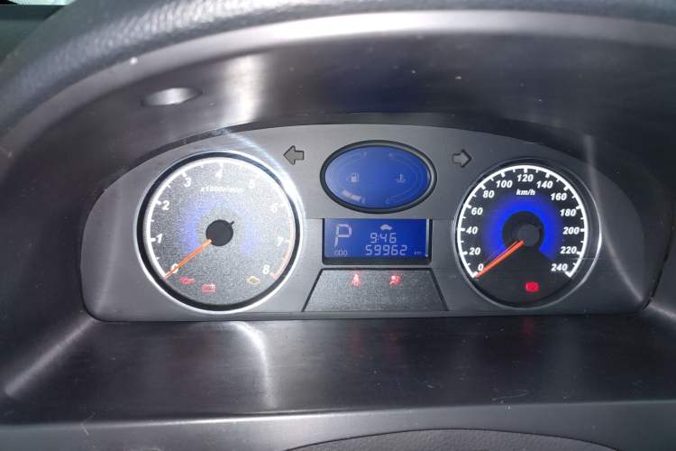 Used Geely Auto Classic Emgrand 2013 Sedan 1.8L CVT Prestige Model Odometer Close Up