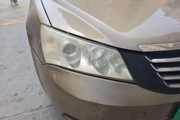 Used Geely Auto Classic Emgrand 2009 Sedan 1.8L Manual Comfort Model Right Front Headlight