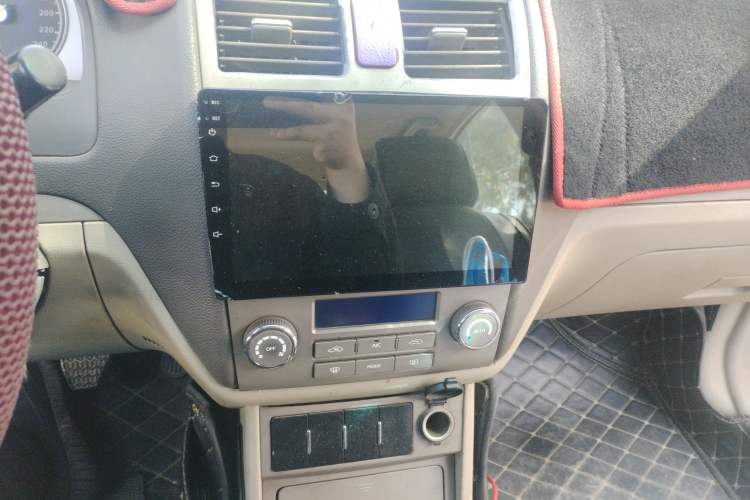 Used Geely Auto Classic Emgrand 2010 Sedan 1.8L Manual Luxury Model Audio And AC Panel