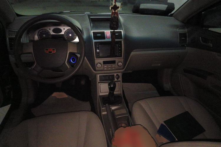 Used Geely Auto Classic Emgrand 2010 Sedan 1.8L Manual Standard Model Center Console