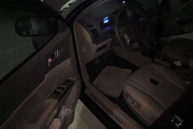 Used Geely Auto Classic Emgrand 2010 Sedan 1.8L Manual Standard Model Driver Seat