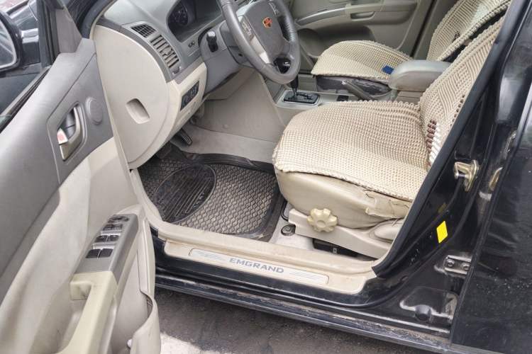 Used Geely Auto Classic Emgrand 2010 Sedan 1.8L CVT with Sunroof Driver Seat