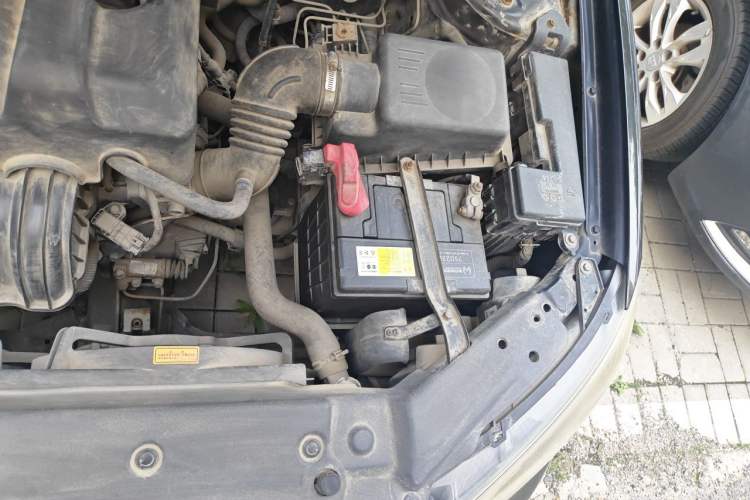 Used Geely Auto Classic Emgrand 2010 Sedan 1.8L Manual Luxury Model Engine Bay Left