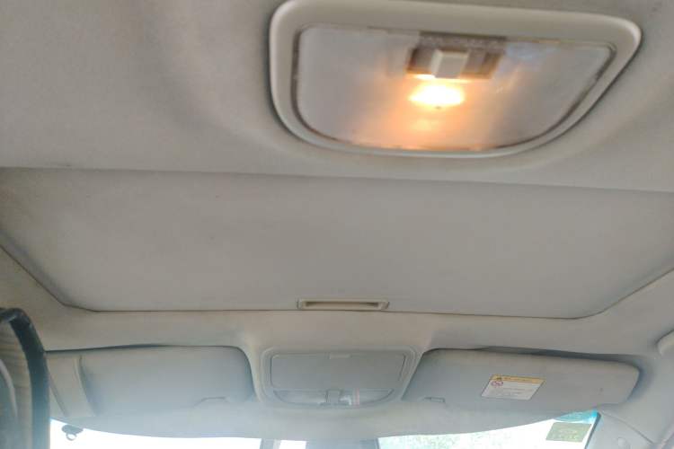 Used Geely Auto Classic Emgrand 2010 Sedan 1.8L Manual Luxury Model Headliner