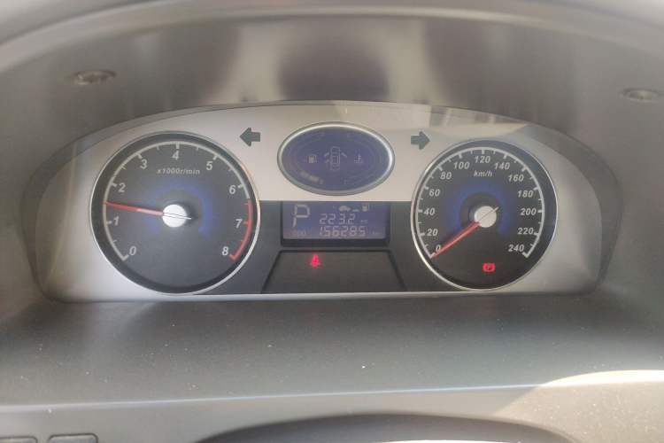 Used Geely Auto Classic Emgrand 2010 Sedan 1.8L CVT with Sunroof Odometer Close Up