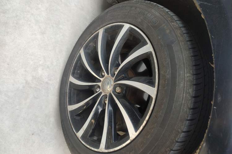 Used Geely Auto Classic Emgrand 2010 Sedan 1.8L CVT with Sunroof Right Front Wheel Hub
