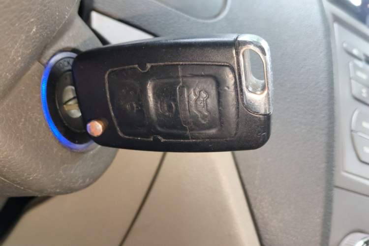 Used Geely Auto Classic Emgrand 2010 Sedan 1.8L CVT with Sunroof Vehicle Key