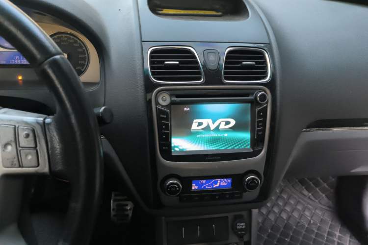 Used Geely Auto Classic Emgrand 2010 Sedan 1.8L CVT Luxury Model Audio And AC Panel