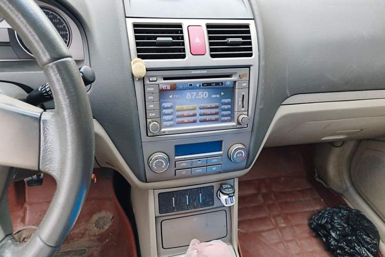 Used Geely Auto Classic Emgrand 2010 Sedan 1.8L Manual Luxury Model Audio And AC Panel