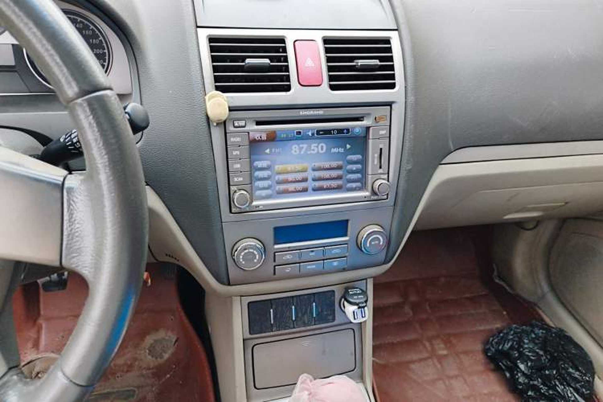 Used Geely Auto Classic Emgrand 2010 Sedan 1.8L Manual Luxury Model Audio And AC Panel