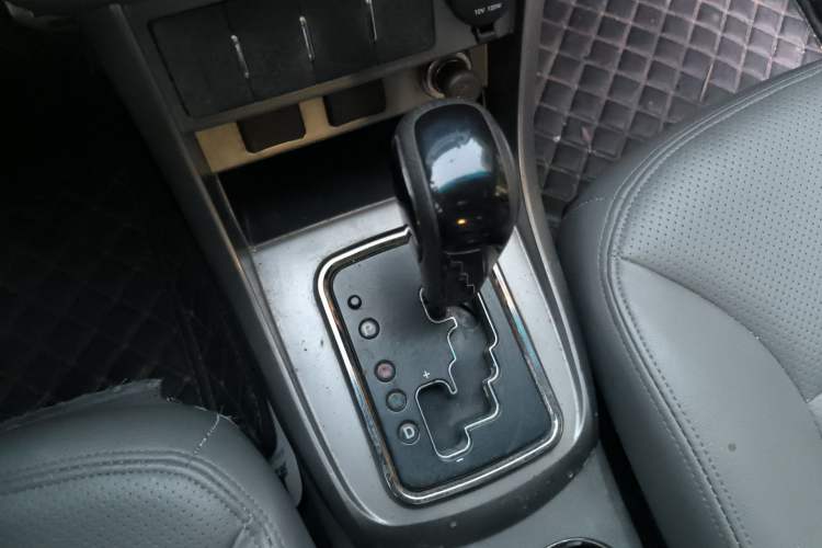 Used Geely Auto Classic Emgrand 2010 Sedan 1.8L CVT Luxury Model Gear Lever