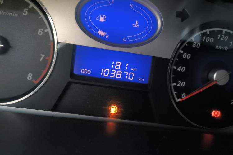Used Geely Auto Classic Emgrand 2010 Sedan 1.8L CVT Luxury Model Odometer Close Up