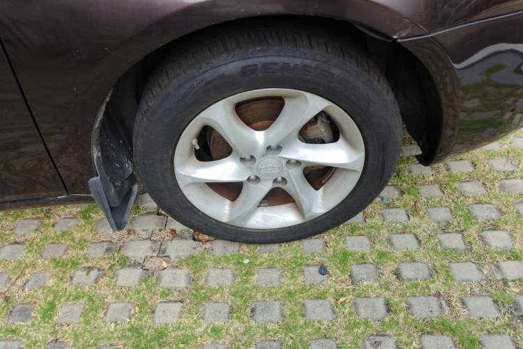 Used Geely Auto Classic Emgrand 2010 Sedan 1.8L CVT Luxury Model Right Front Wheel Hub