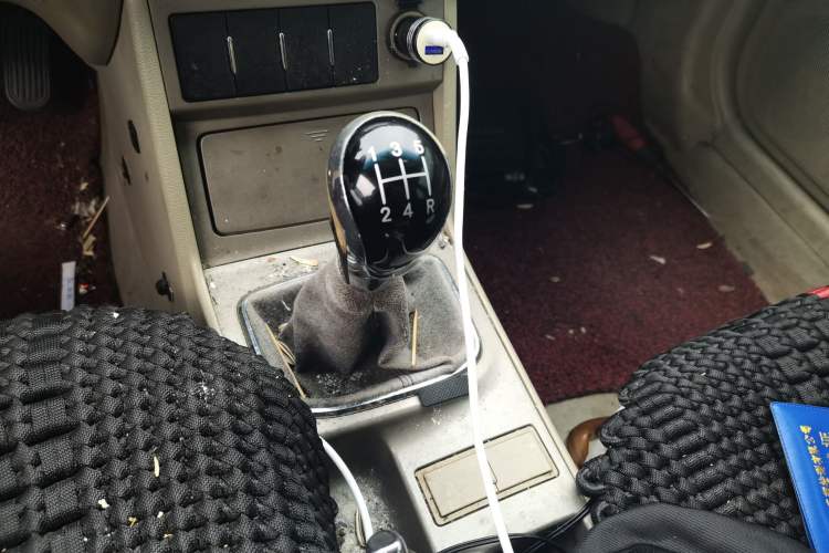Used Geely Auto Classic Emgrand 2010 Sedan 1.8L Manual Luxury Model Gear Lever
