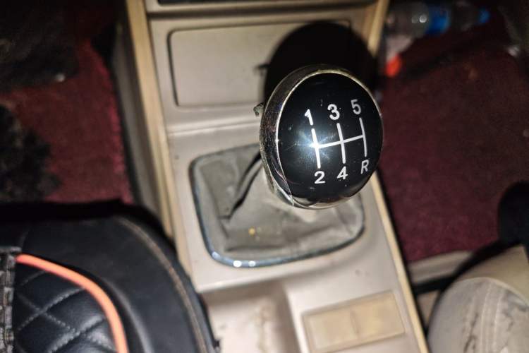 Used Geely Auto Classic Emgrand 2010 Sedan 1.8L Manual Standard Model Gear Lever