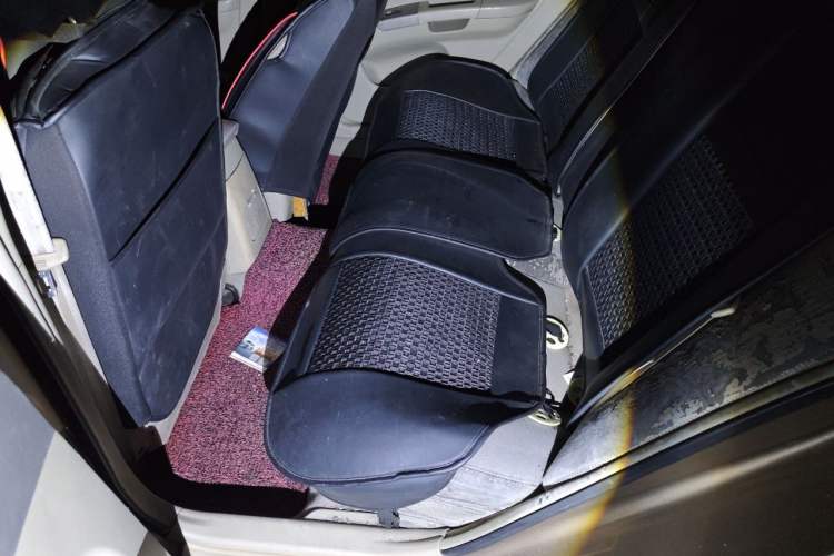 Used Geely Auto Classic Emgrand 2010 Sedan 1.8L Manual Standard Model Left Rear Seat