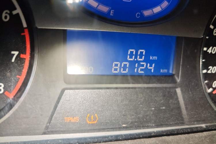 Used Geely Auto Classic Emgrand 2010 Sedan 1.8L Manual Standard Model Odometer Close Up