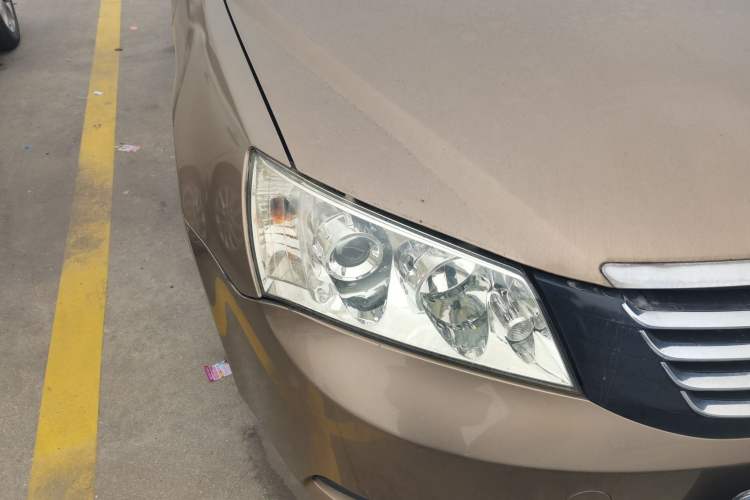 Used Geely Auto Classic Emgrand 2010 Sedan 1.8L Manual Luxury Model Right Front Headlight