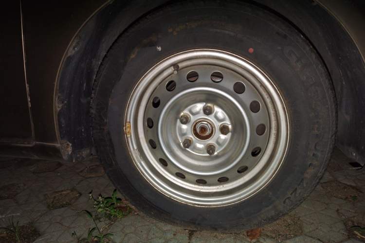 Used Geely Auto Classic Emgrand 2010 Sedan 1.8L Manual Standard Model Right Front Wheel Hub