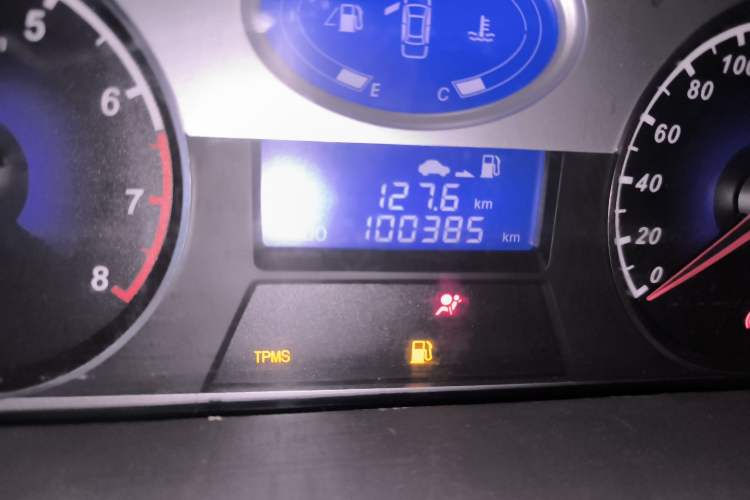 Used Geely Auto Classic Emgrand 2010 Sedan 1.8L Manual Luxury Model Odometer Close Up