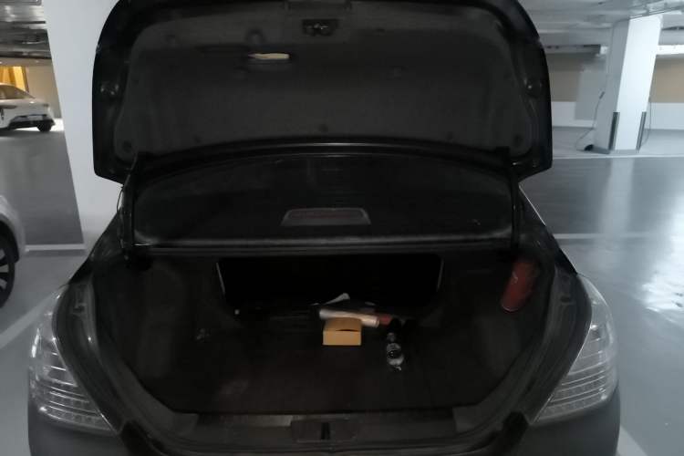 Used Geely Auto Classic Emgrand 2010 Sedan 1.8L Manual Luxury Model Trunk