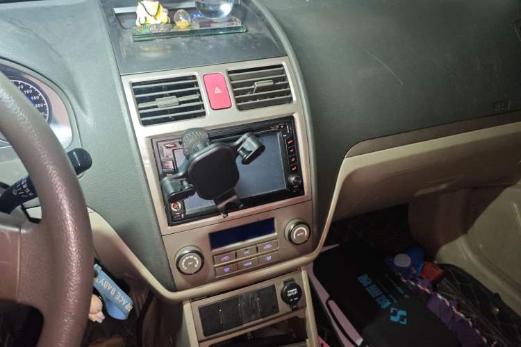 Used Geely Auto Classic Emgrand 2010 Hatchback 1.5L Manual Comfort Edition Audio And AC Panel