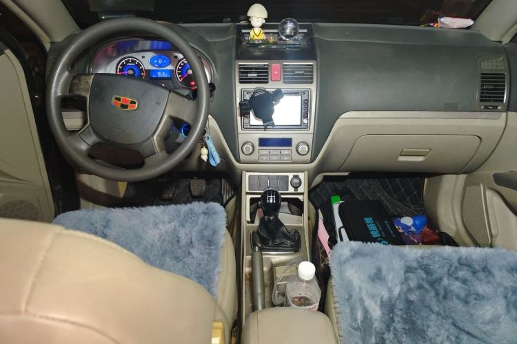 Used Geely Auto Classic Emgrand 2010 Hatchback 1.5L Manual Comfort Edition Center Console