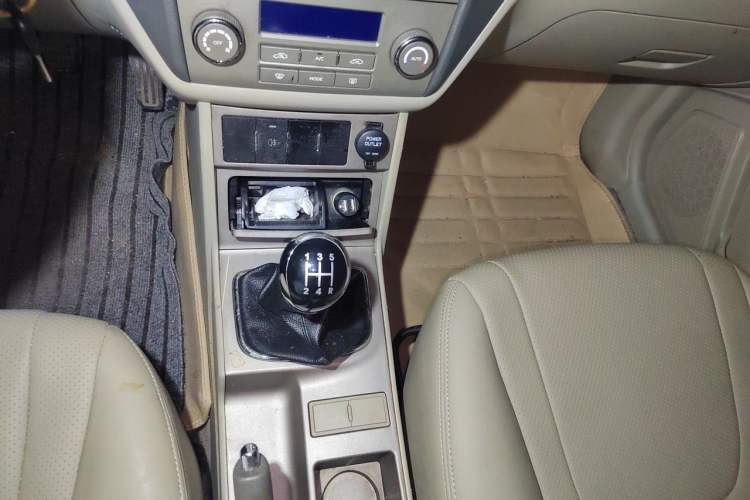 Used Geely Auto Classic Emgrand 2010 Hatchback 1.5L Manual Comfort Edition Gear Lever