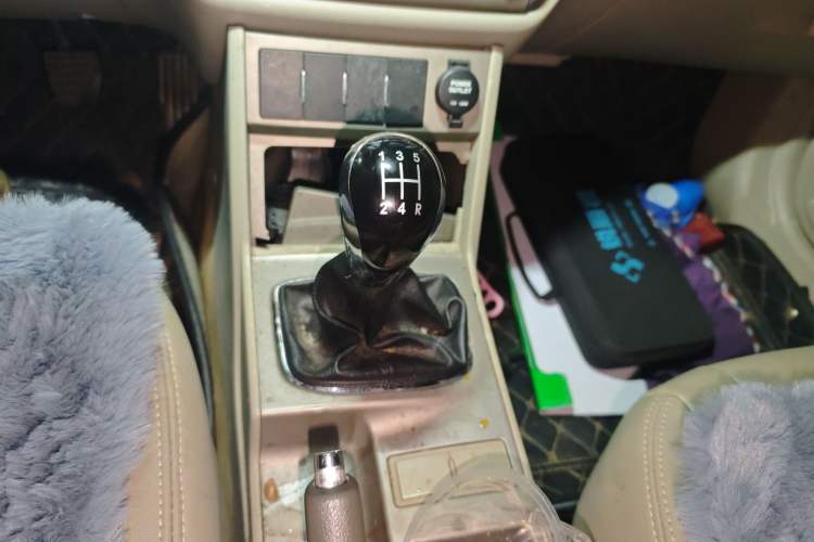 Used Geely Auto Classic Emgrand 2010 Hatchback 1.5L Manual Comfort Edition Gear Lever