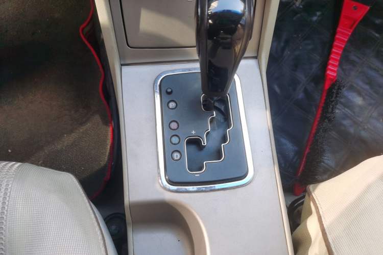 Used Geely Auto Classic Emgrand 2010 Hatchback 1.8L CVT Luxury Model Gear Lever