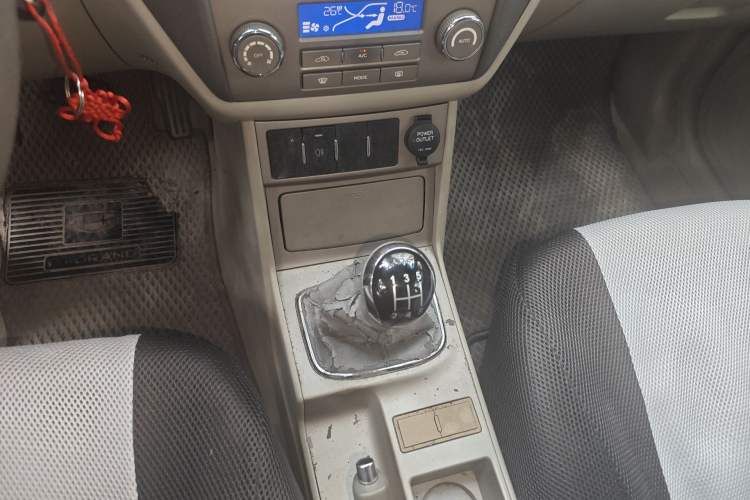 Used Geely Auto Classic Emgrand 2010 Hatchback 1.5L Manual Comfort Edition Gear Lever