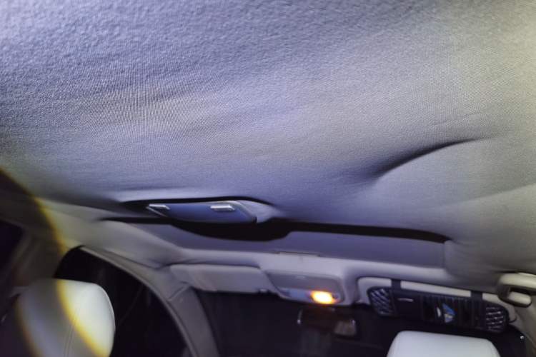 Used Geely Auto Classic Emgrand 2010 Hatchback 1.8L CVT Prestige Model Headliner