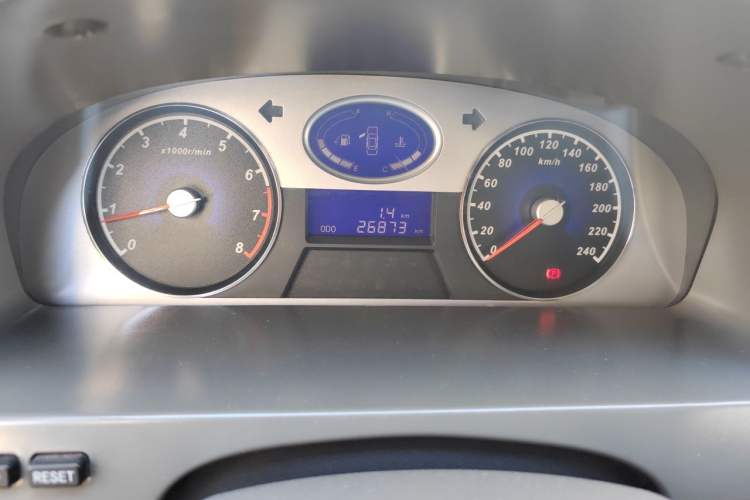 Used Geely Auto Classic Emgrand 2010 Hatchback 1.5L Manual Comfort Edition Odometer Close Up