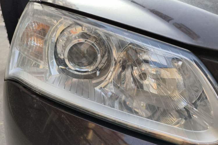 Used Geely Auto Classic Emgrand 2010 Hatchback 1.8L CVT Luxury Model Right Front Headlight