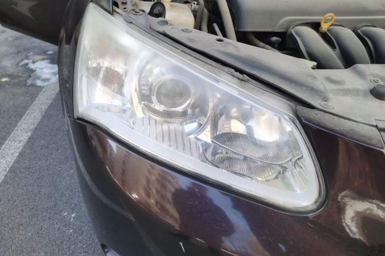 Used Geely Auto Classic Emgrand 2010 Hatchback 1.8L CVT Luxury Model Right Front Headlight