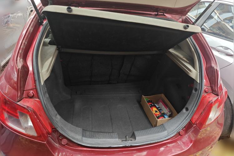 Used Geely Auto Classic Emgrand 2010 Hatchback 1.5L Manual Comfort Edition Trunk