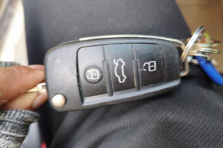 Used Geely Auto Classic Emgrand 2010 Hatchback 1.8L CVT Luxury Model Vehicle Key