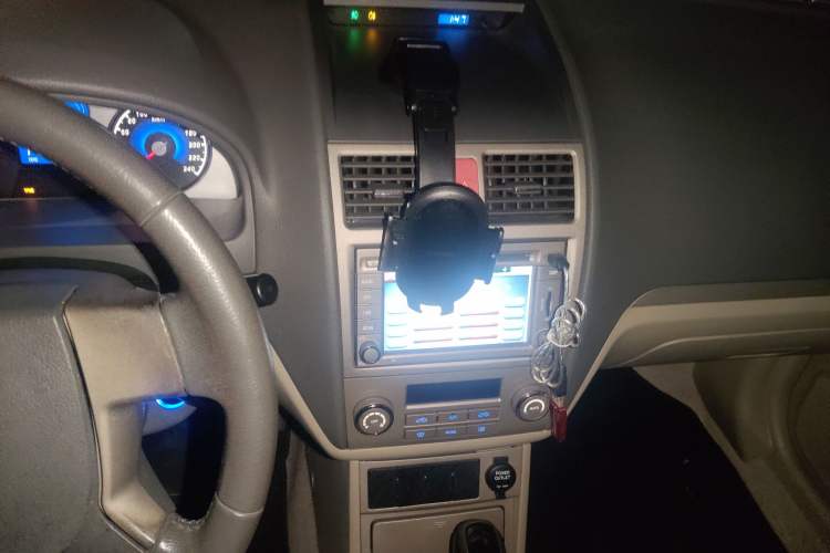 Used Geely Auto Classic Emgrand 2010 Sedan 1.8L CVT Luxury Model Audio And AC Panel