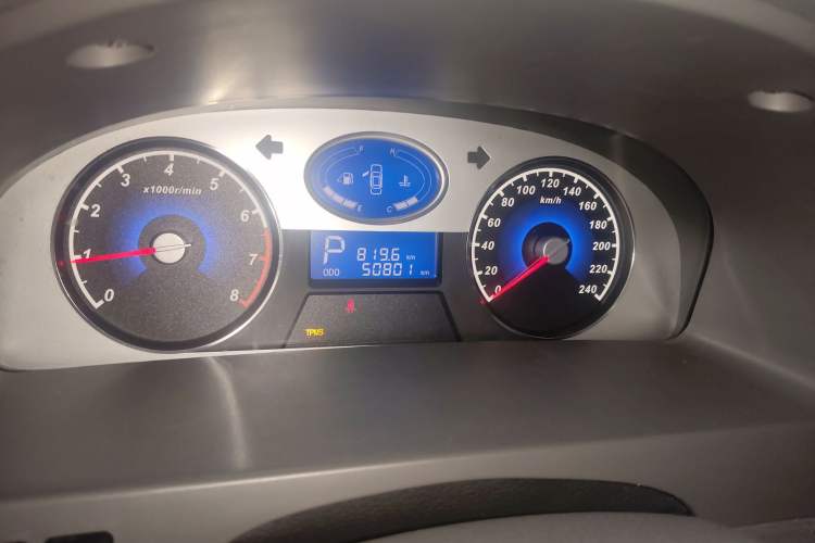Used Geely Auto Classic Emgrand 2010 Sedan 1.8L CVT Luxury Model Odometer Close Up