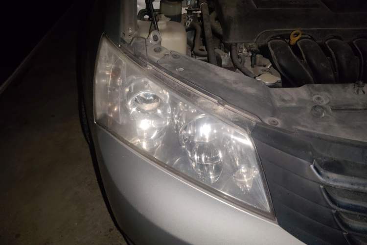 Used Geely Auto Classic Emgrand 2010 Sedan 1.8L CVT Luxury Model Right Front Headlight
