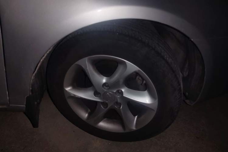 Used Geely Auto Classic Emgrand 2010 Sedan 1.8L CVT Luxury Model Right Front Wheel Hub