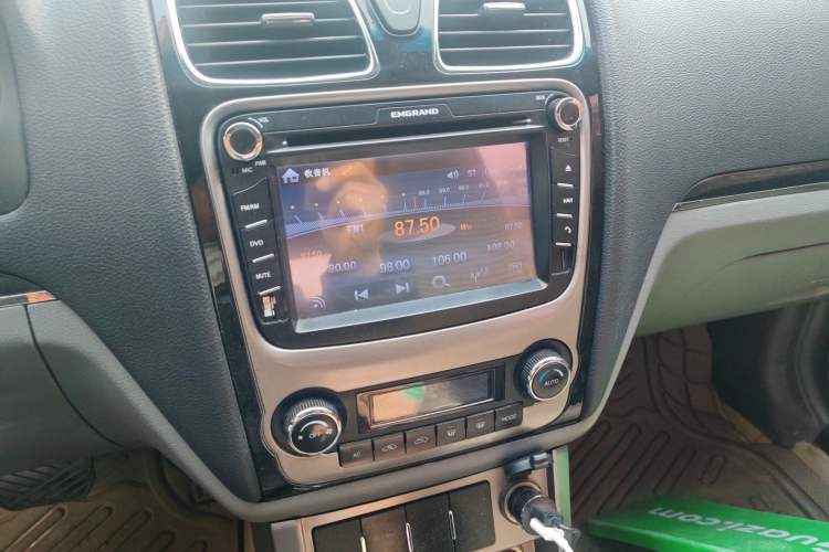 Used Geely Auto Classic Emgrand 2010 Hatchback 1.8L CVT Luxury Model Audio And AC Panel