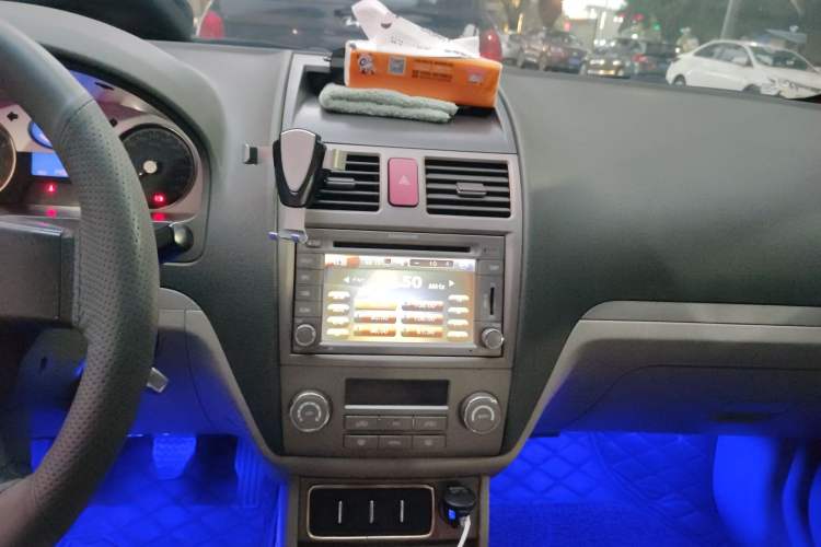 Used Geely Auto Classic Emgrand 2010 Hatchback 1.5L Manual Comfort Edition Audio And AC Panel