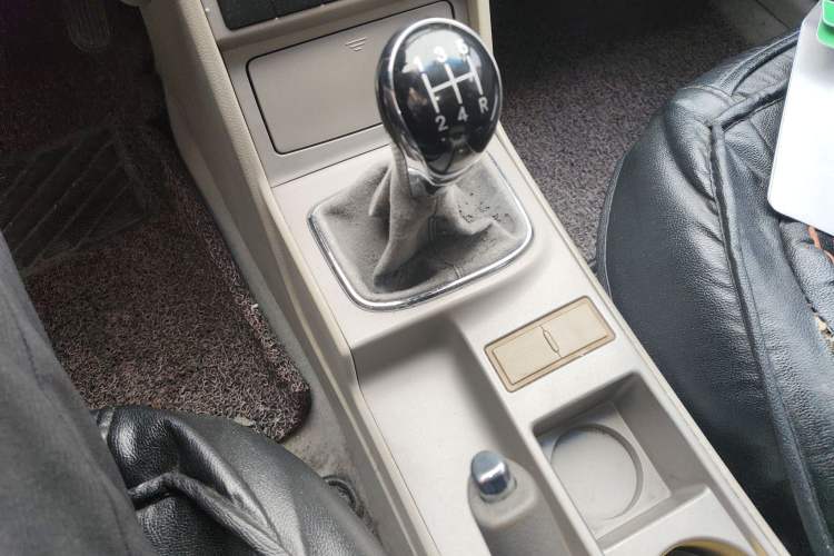 Used Geely Auto Classic Emgrand 2010 Hatchback 1.8L Manual Comfort Edition Gear Lever